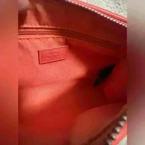 Urban Outfitters straw purse - Picture 2 of 3